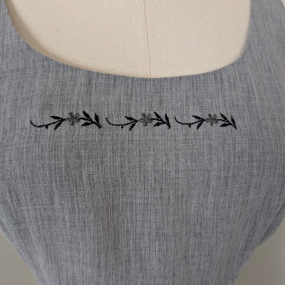 90s Mini Dress Grey Suzy Petites Pencil Embroidery Scoop High Neckline Slit - Picture 2 of 12